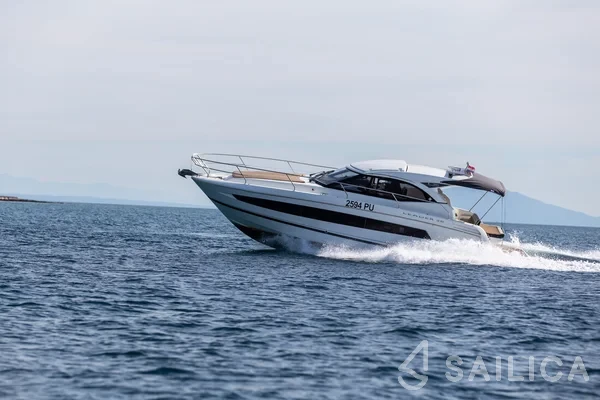 Leader 36 - Yacht Charter Sailica