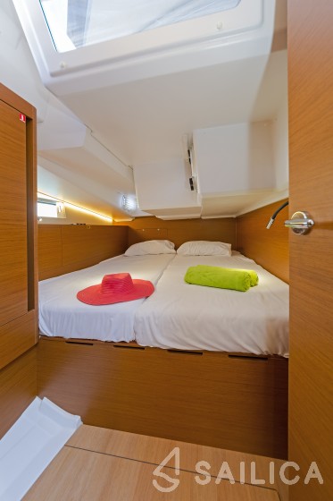 Sun Odyssey 490 - Yacht Charter Sailica