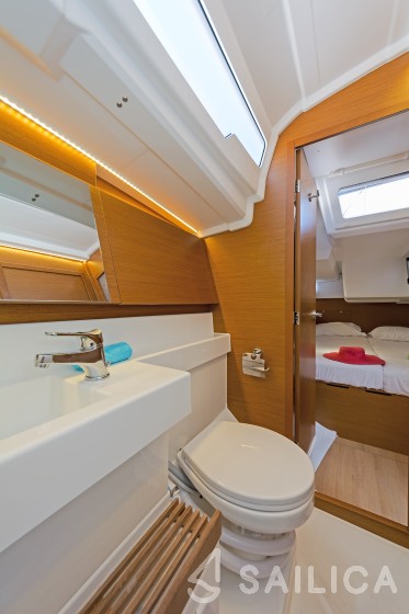 Sun Odyssey 490 - Yacht Charter Sailica