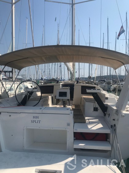 Dufour 430 Grand Large - Yacht Charter Sailica