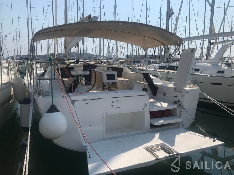 Dufour 430 Grand Large - Yacht Charter Sailica