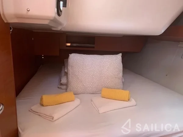 Dufour 430 Grand Large - Yacht Charter Sailica