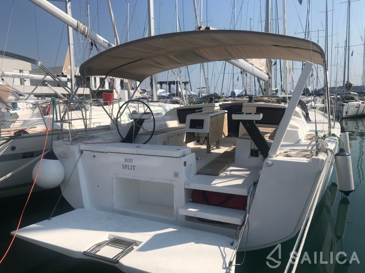 Dufour 430 Grand Large - Yacht Charter Sailica