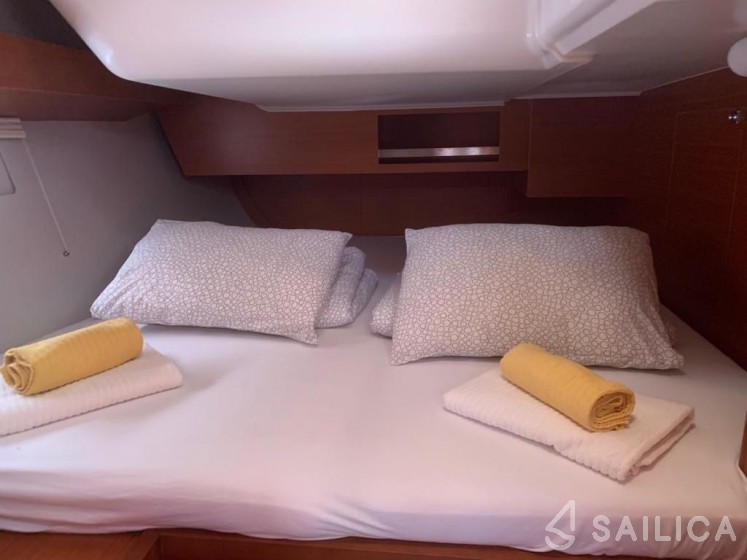 Dufour 430 Grand Large - Yacht Charter Sailica