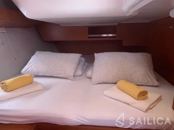 Dufour 430 Grand Large - Yacht Charter Sailica