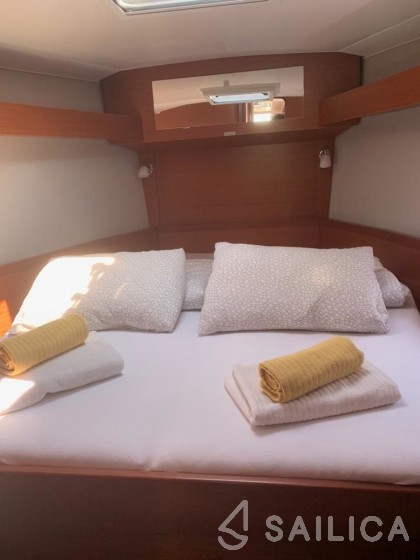 Dufour 430 Grand Large - Yacht Charter Sailica