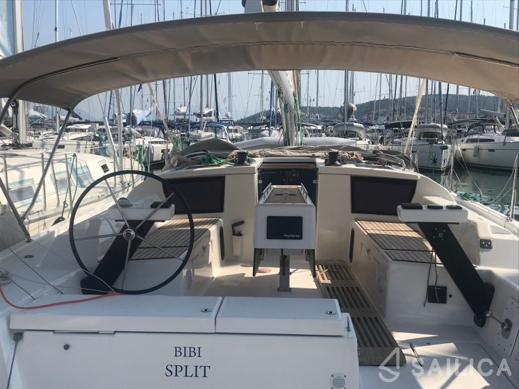 Dufour 430 Grand Large - Yacht Charter Sailica