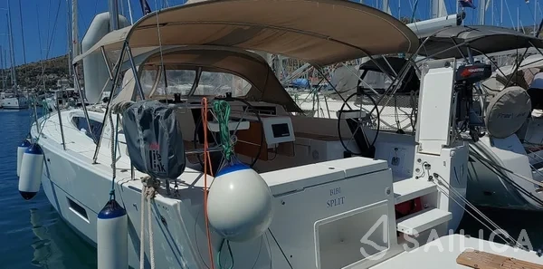 Dufour 430 Grand Large - Yacht Charter Sailica