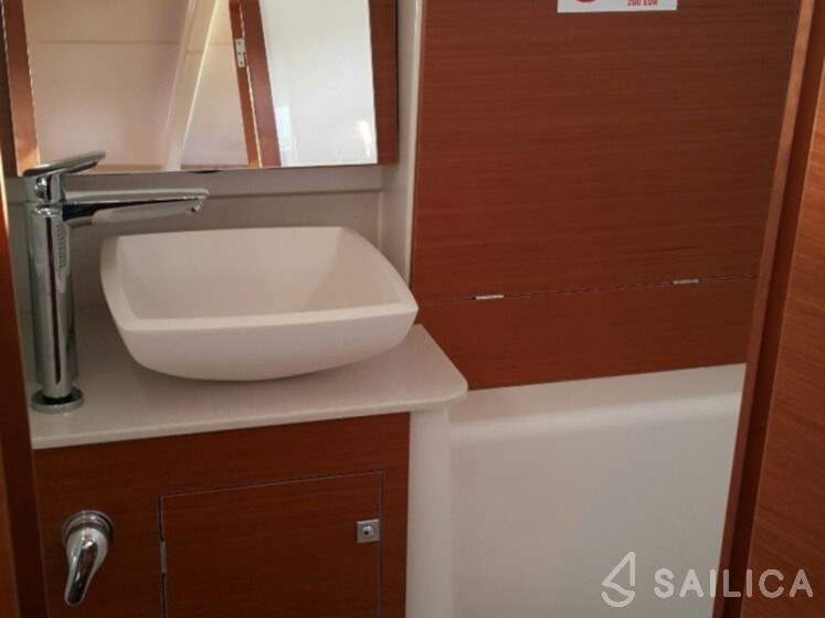 Dufour 360 GL - Yacht Charter Sailica