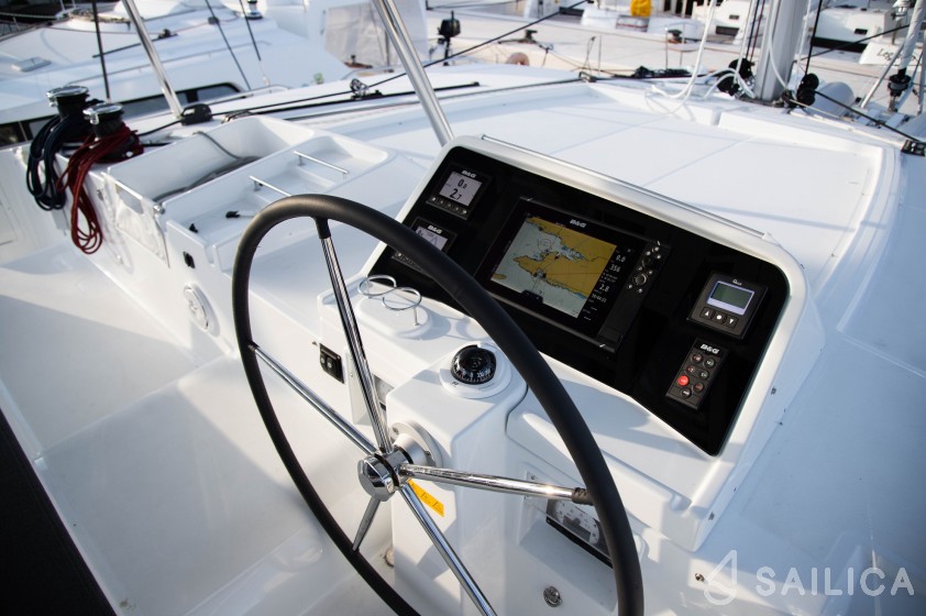 Lagoon 450  Flybridge - Yacht Charter Sailica
