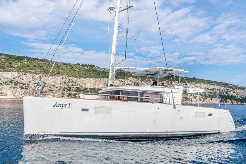 Lagoon 450  Flybridge - Yacht Charter Sailica