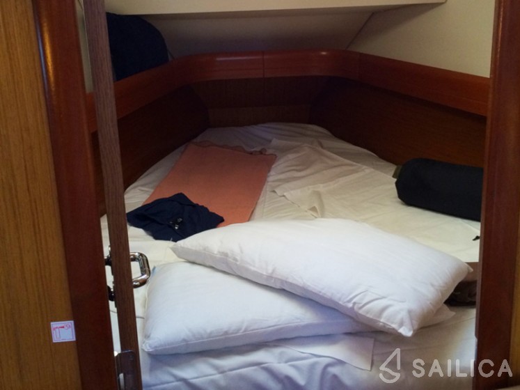Sun Odyssey 36i - Yacht Charter Sailica