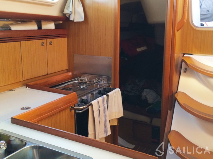 Sun Odyssey 36i - Yacht Charter Sailica