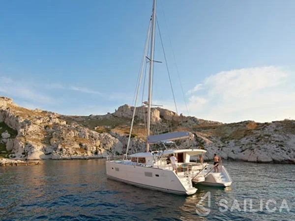 Lagoon 400 S2 - Yacht Charter Sailica
