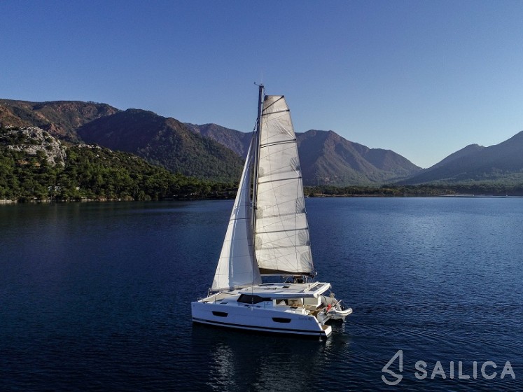 Lucia 40 - Yacht Charter Sailica