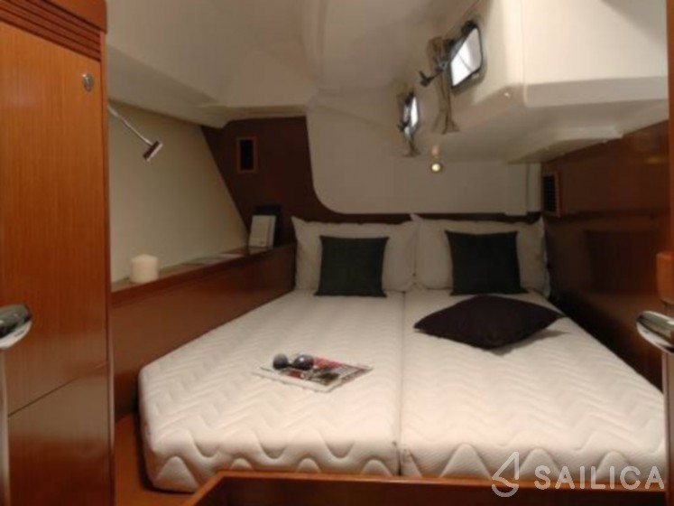 Oceanis 50 Family - Yacht Charter Sailica