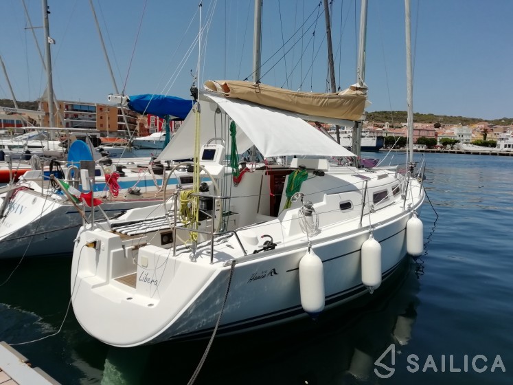 Hanse 315 - Yacht Charter Sailica