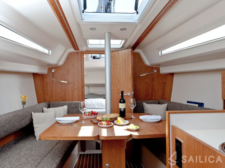 Hanse 315 - Yacht Charter Sailica