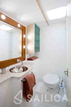 Dream 60 - Yacht Charter Sailica