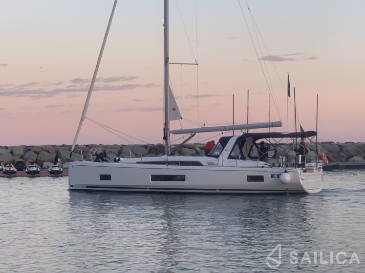 Oceanis 46.1 - Yacht Charter Sailica