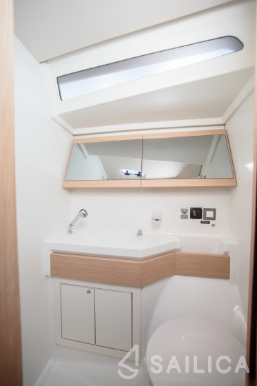 Oceanis 46.1 - Yacht Charter Sailica
