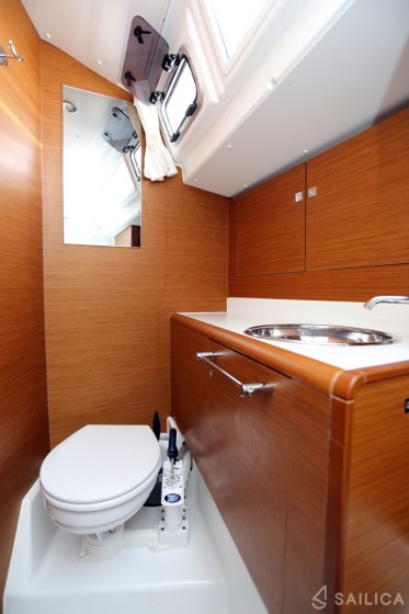 Sun Odyssey 349 - Yacht Charter Sailica