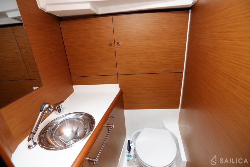 Sun Odyssey 349 - Yacht Charter Sailica