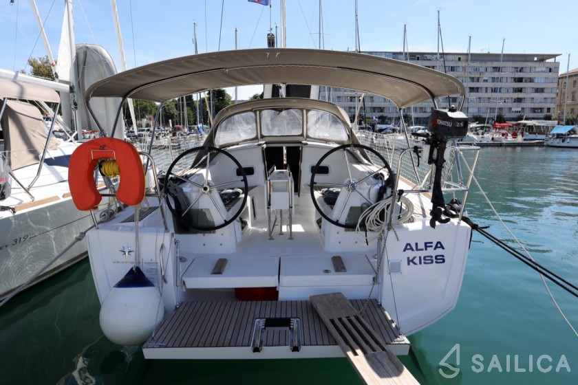 Sun Odyssey 349 - Yacht Charter Sailica