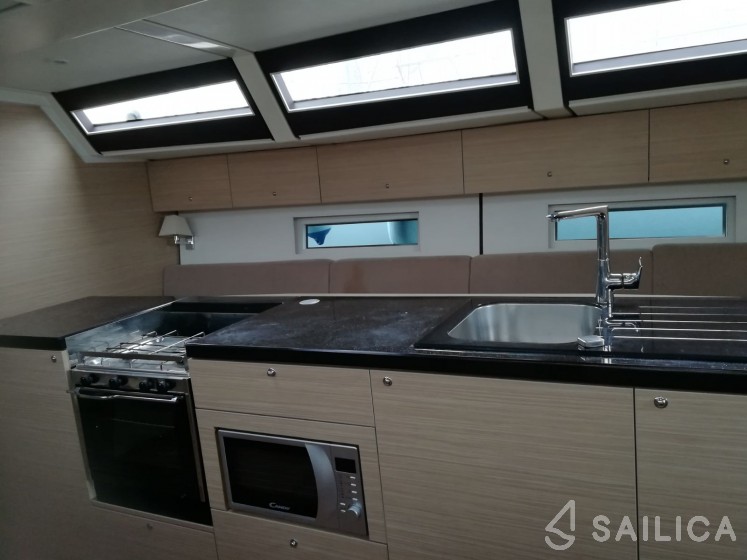 D&D Kufner 54 - Yacht Charter Sailica