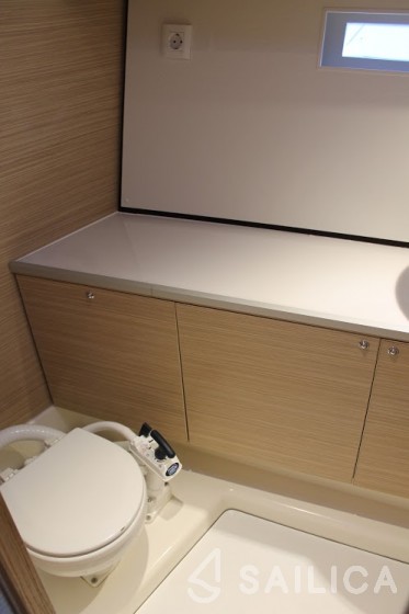 D&D Kufner 54 - Yacht Charter Sailica