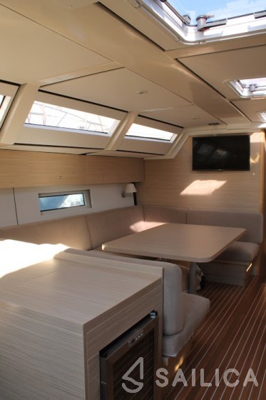 D&D Kufner 54 - Yacht Charter Sailica