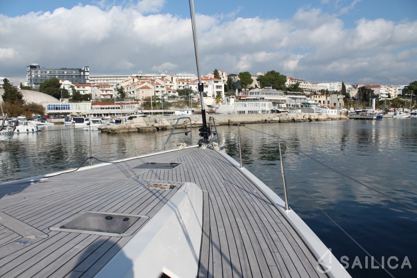 D&D Kufner 54 - Yacht Charter Sailica