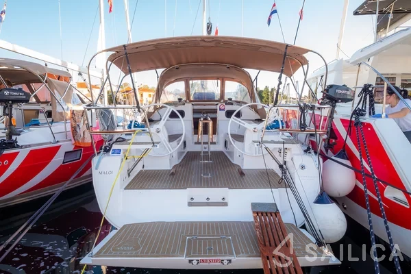 Elan 40 Impression - Yacht Charter Sailica