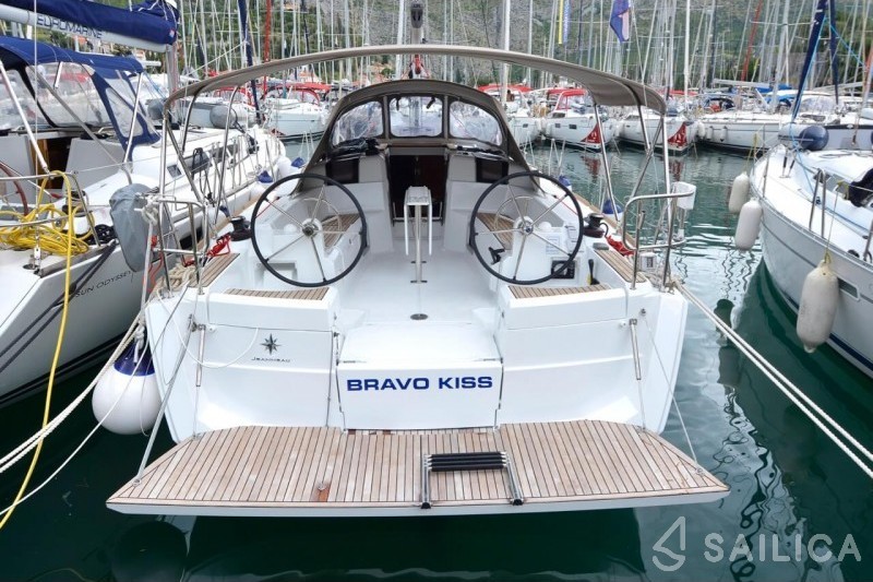 Sun Odyssey 389 - Yacht Charter Sailica