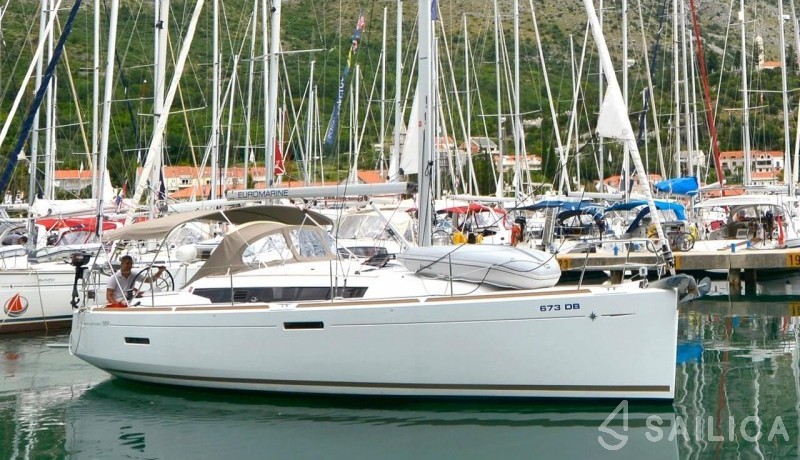 Sun Odyssey 389 - Yacht Charter Sailica