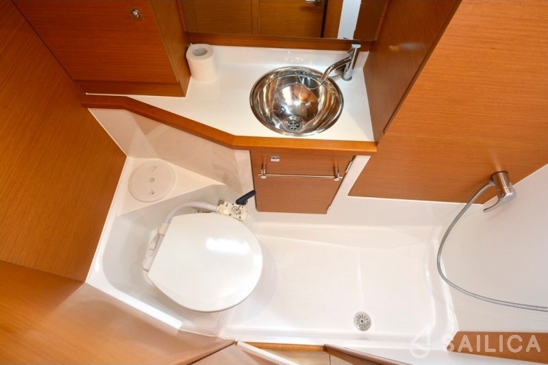 Sun Odyssey 389 - Yacht Charter Sailica