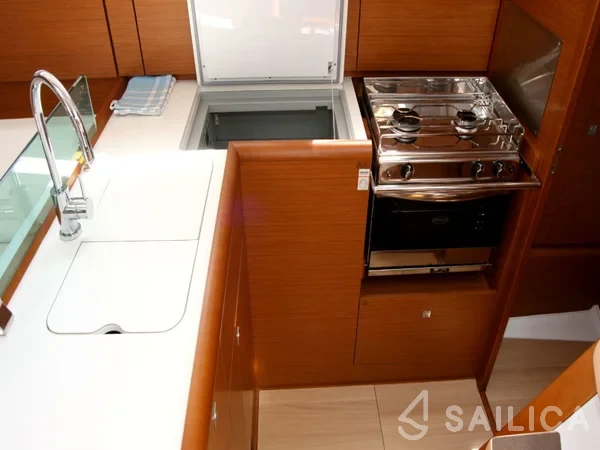 Sun Odyssey 389 - Yacht Charter Sailica