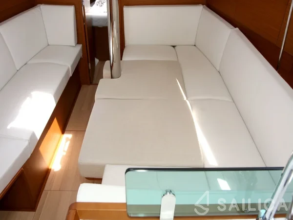 Sun Odyssey 389 - Yacht Charter Sailica