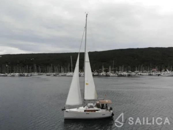 Sun Odyssey 389 - Yacht Charter Sailica