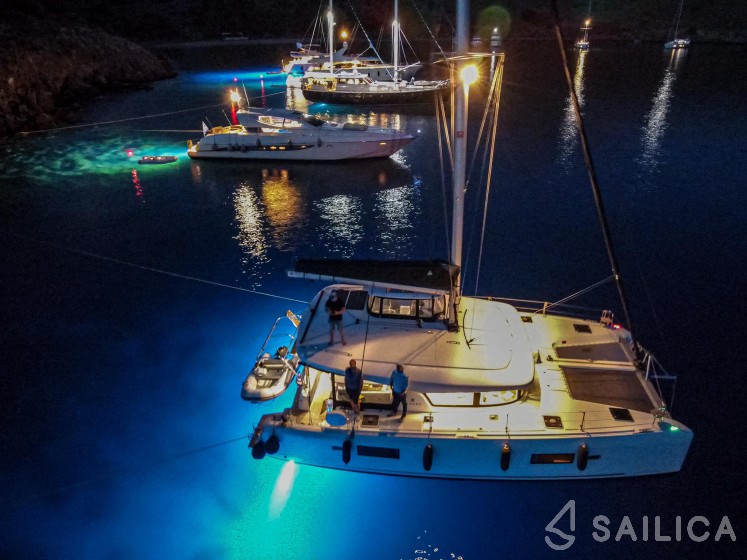 Lagoon 42 - Yacht Charter Sailica