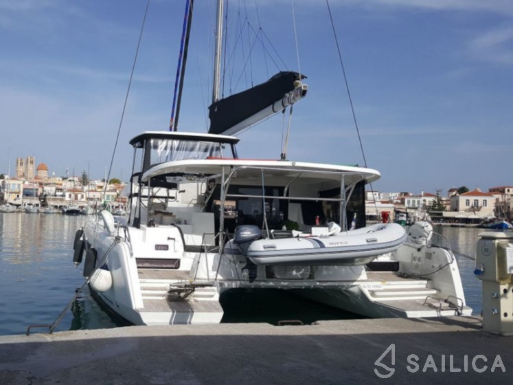 Lagoon 42 - Yacht Charter Sailica