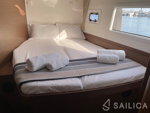Lagoon 42 - Yacht Charter Sailica