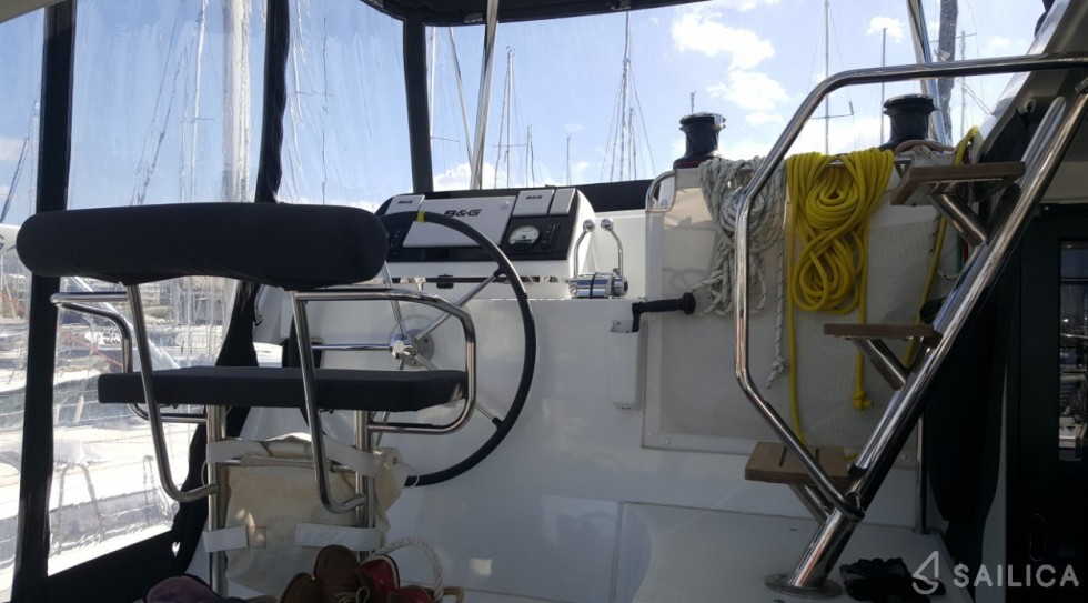 Lagoon 42 - Yacht Charter Sailica