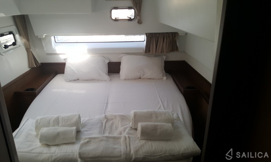 Lagoon 42 - Yacht Charter Sailica