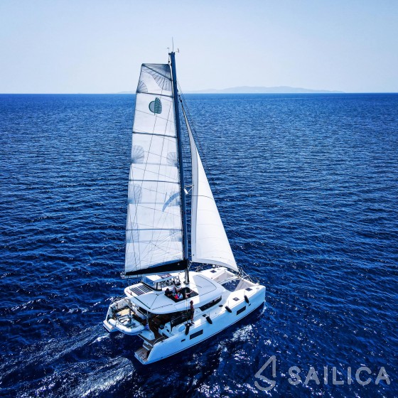Lagoon 42 - Yacht Charter Sailica