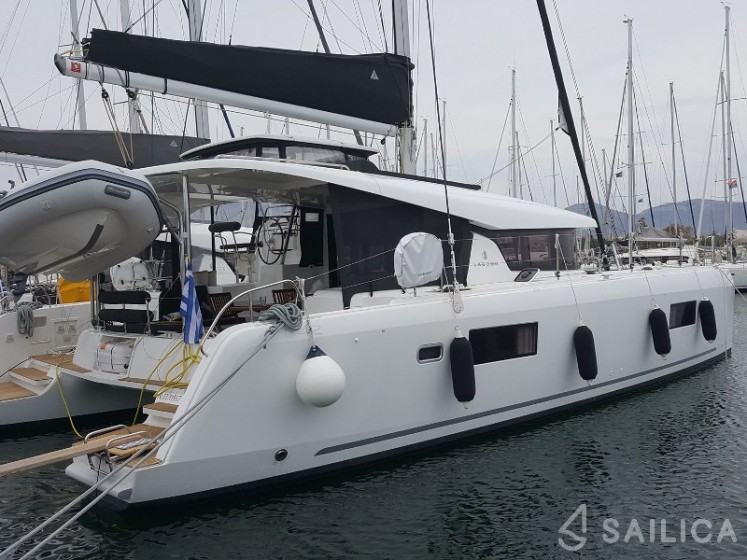 Lagoon 42 - Yacht Charter Sailica