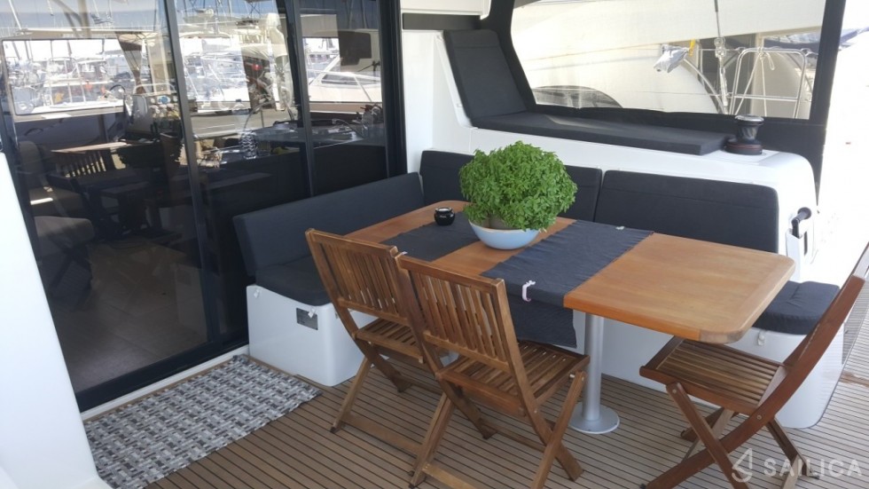 Lagoon 42 - Yacht Charter Sailica