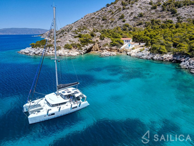 Lagoon 42 - Yacht Charter Sailica