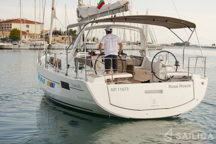 Oceanis 41.1 - Yacht Charter Sailica