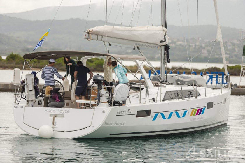 Oceanis 41.1 - Yacht Charter Sailica